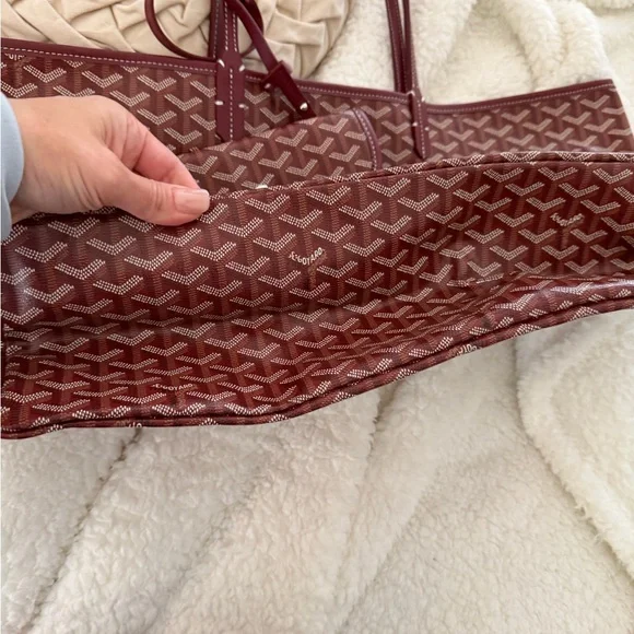 St. Louis GM Inspired Burgundy Tote Bag - Picture 4 of 9